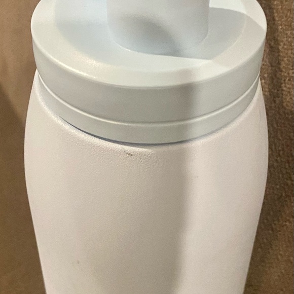 Hydrapeak 40 oz Insulated Water Bottle with Chug Lid - Picture 6 of 7